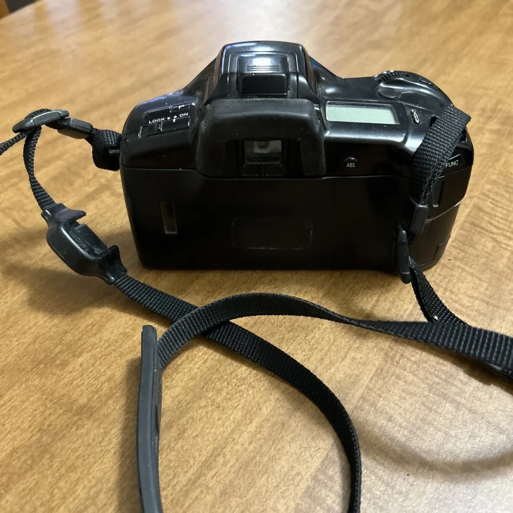 Minolta Maxxum 7xi Film Camera with Sigma 28-70 Zoom Lens AS IS